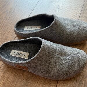 Taos Woollery Wool Clogs | Grey Felted Wool Arch Support Mules | EU 37 US 6-6.5